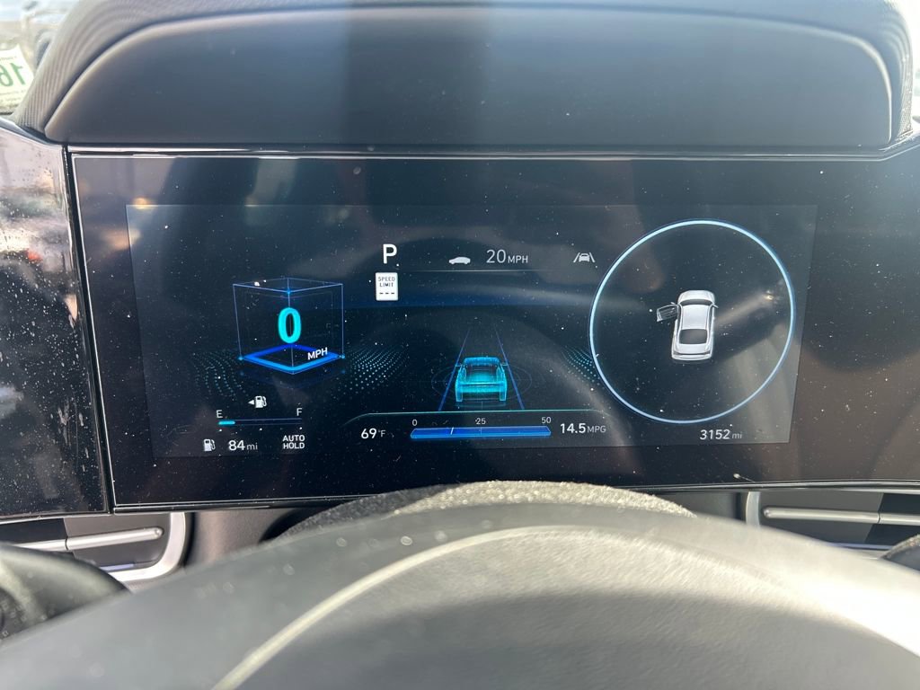 Used 2025 Hyundai Elantra Limited image 13