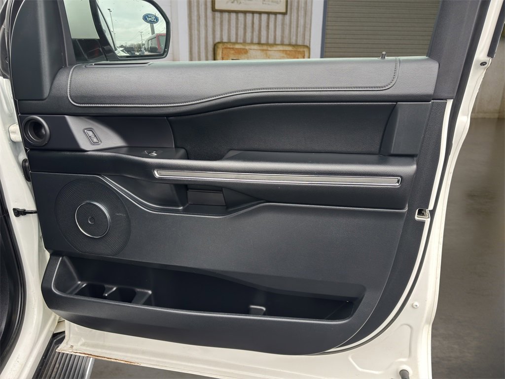 Certified 2021 Ford Expedition Max XLT image 9