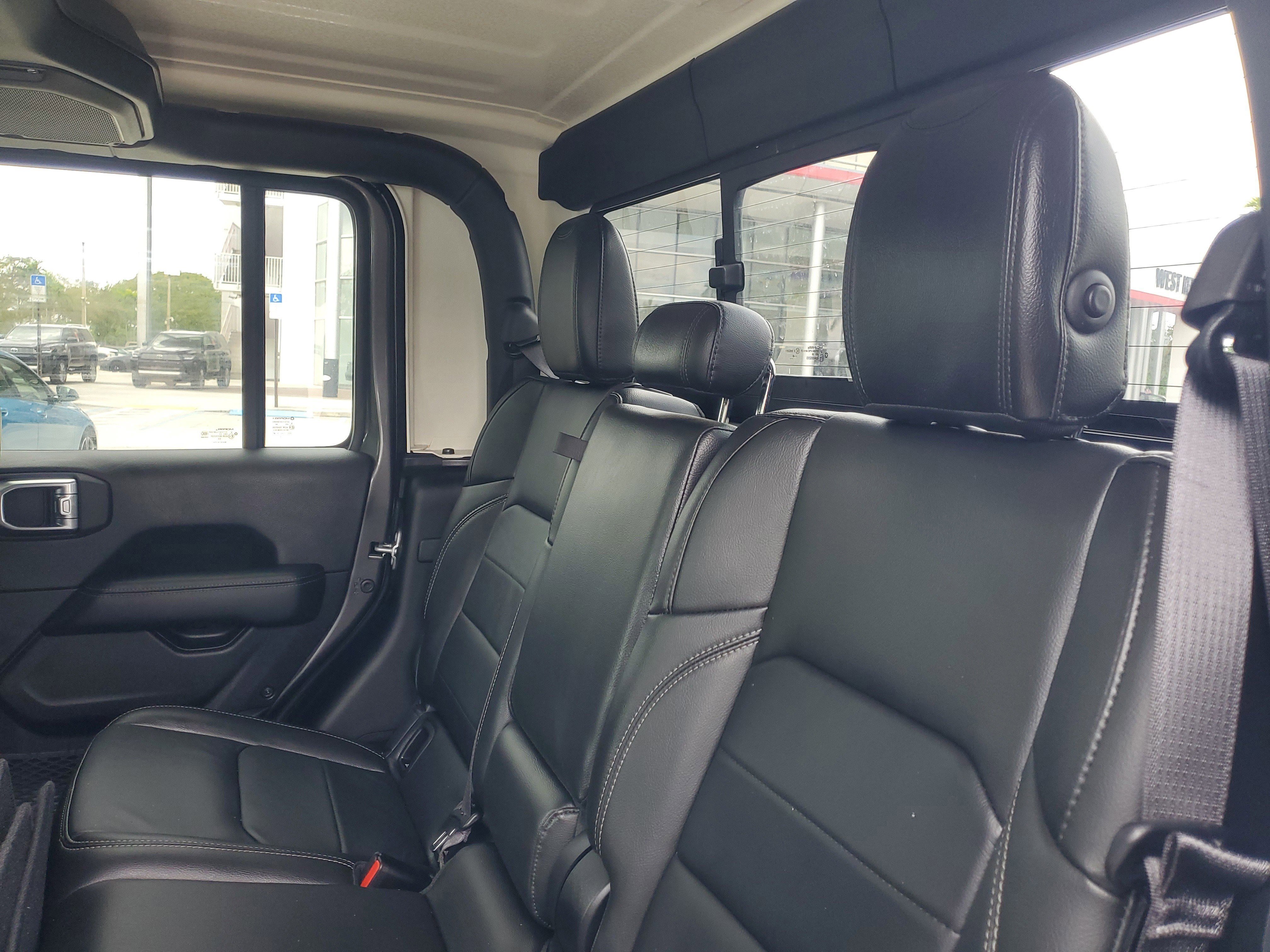 Used 2022 Jeep Gladiator Overland w/ Popular Equipment Package image 12