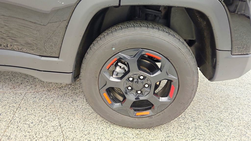 Used 2023 Jeep Compass Trailhawk image 9