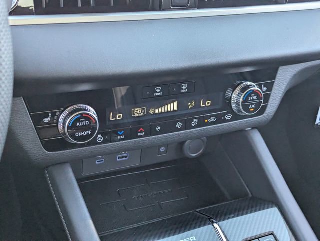 New 2025 Mitsubishi Outlander SEL image 15