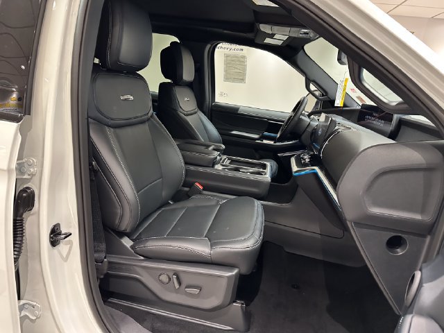 New 2027 Ford Expedition Platinum w/ Stealth Performance Package AWD/4WD image 9