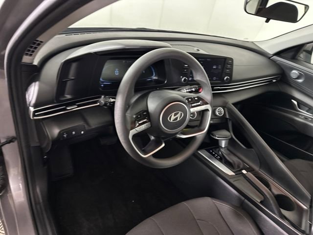 Certified 2024 Hyundai Elantra SE image 13