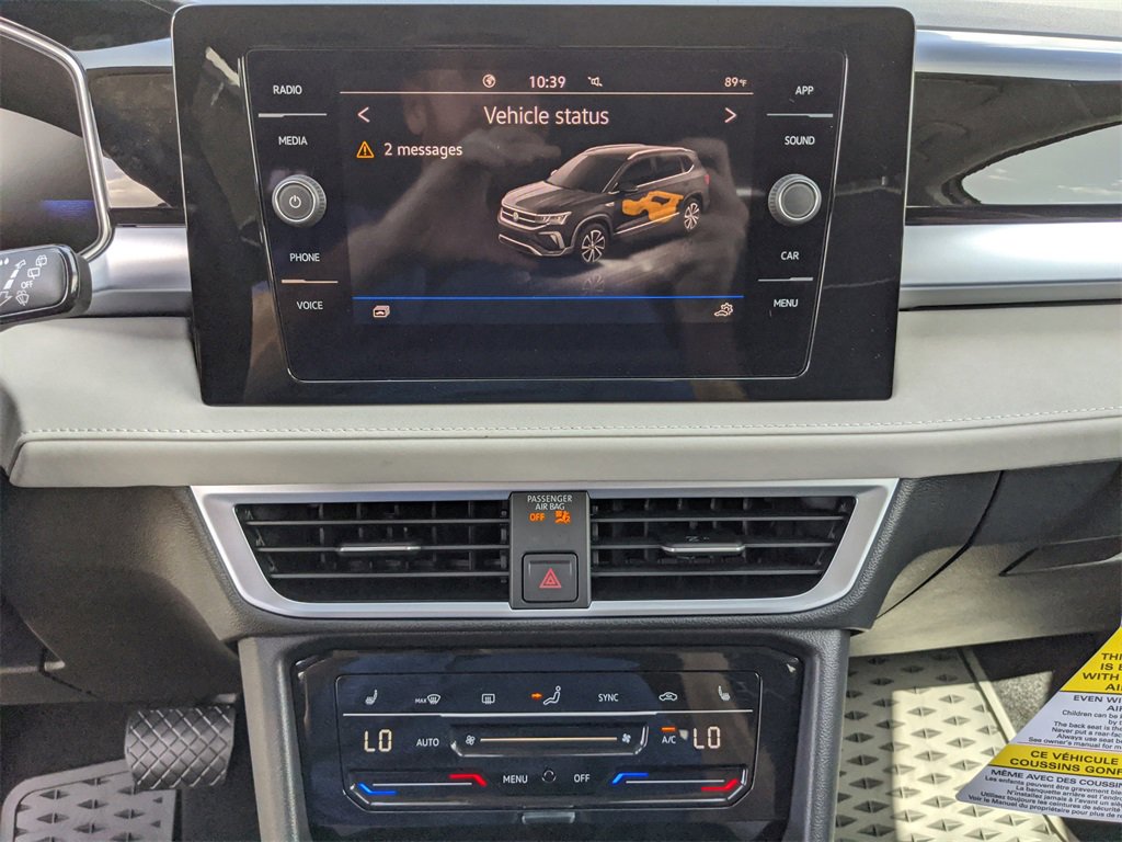 Used 2025 Volkswagen Taos SE image 29