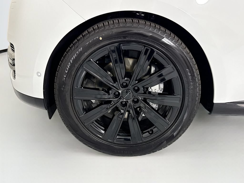 New 2026 Land Rover Range Rover Long Wheelbase SE AWD/4WD image 30