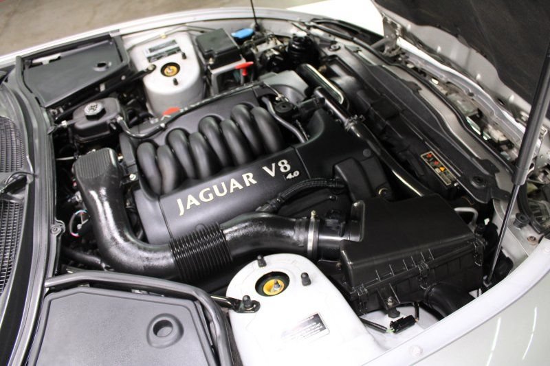 Used 1999 Jaguar XK8 Convertible RWD image 38