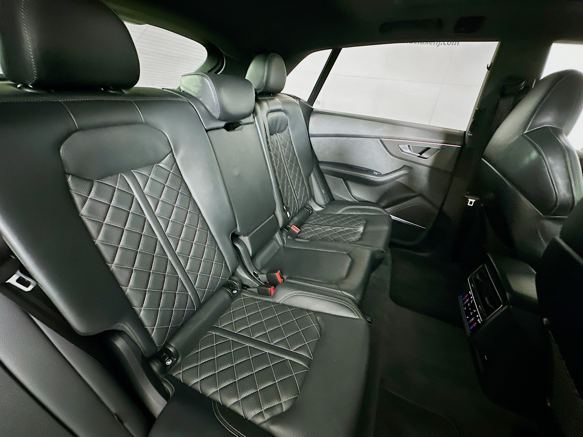 Used 2024 Audi SQ8 Premium Plus w/ Executive Package AWD/4WD image 28