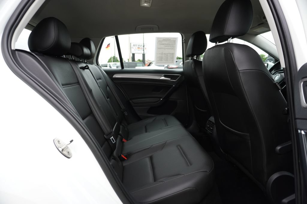 Used 2016 Volkswagen e-Golf SEL Premium w/ Driver Assistance Package FWD image 26