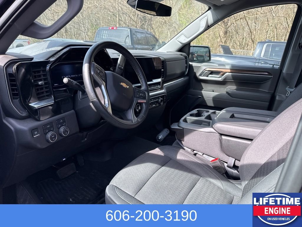 Used 2024 Chevrolet Silverado 1500 LT image 15