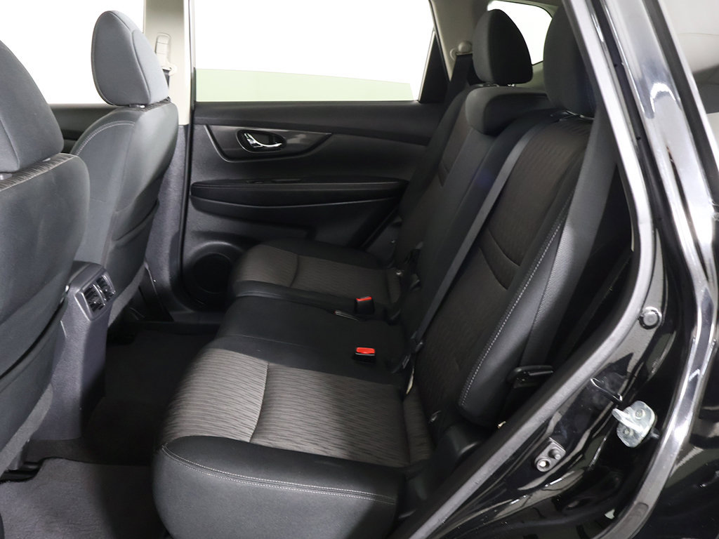 Used 2017 Nissan Rogue SV AWD/4WD image 34