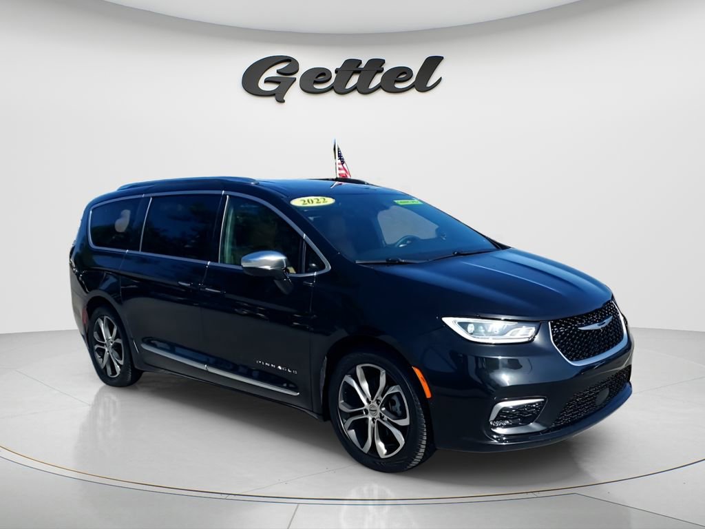 Used 2022 Chrysler Pacifica Pinnacle image 3