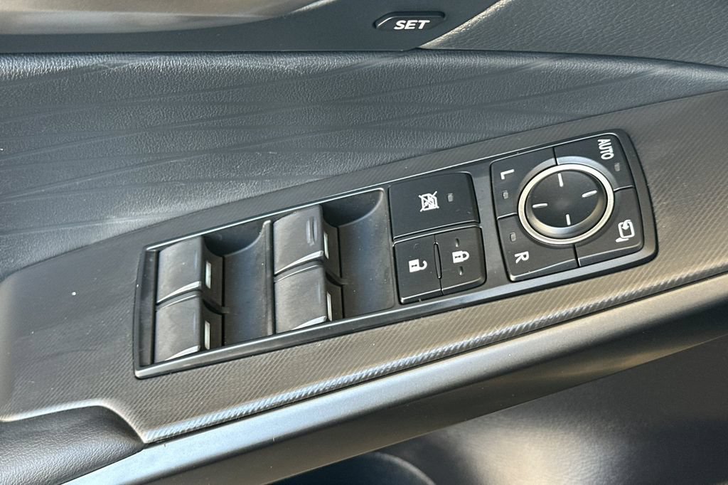 Used 2025 Lexus IS 350 F Sport RWD image 12