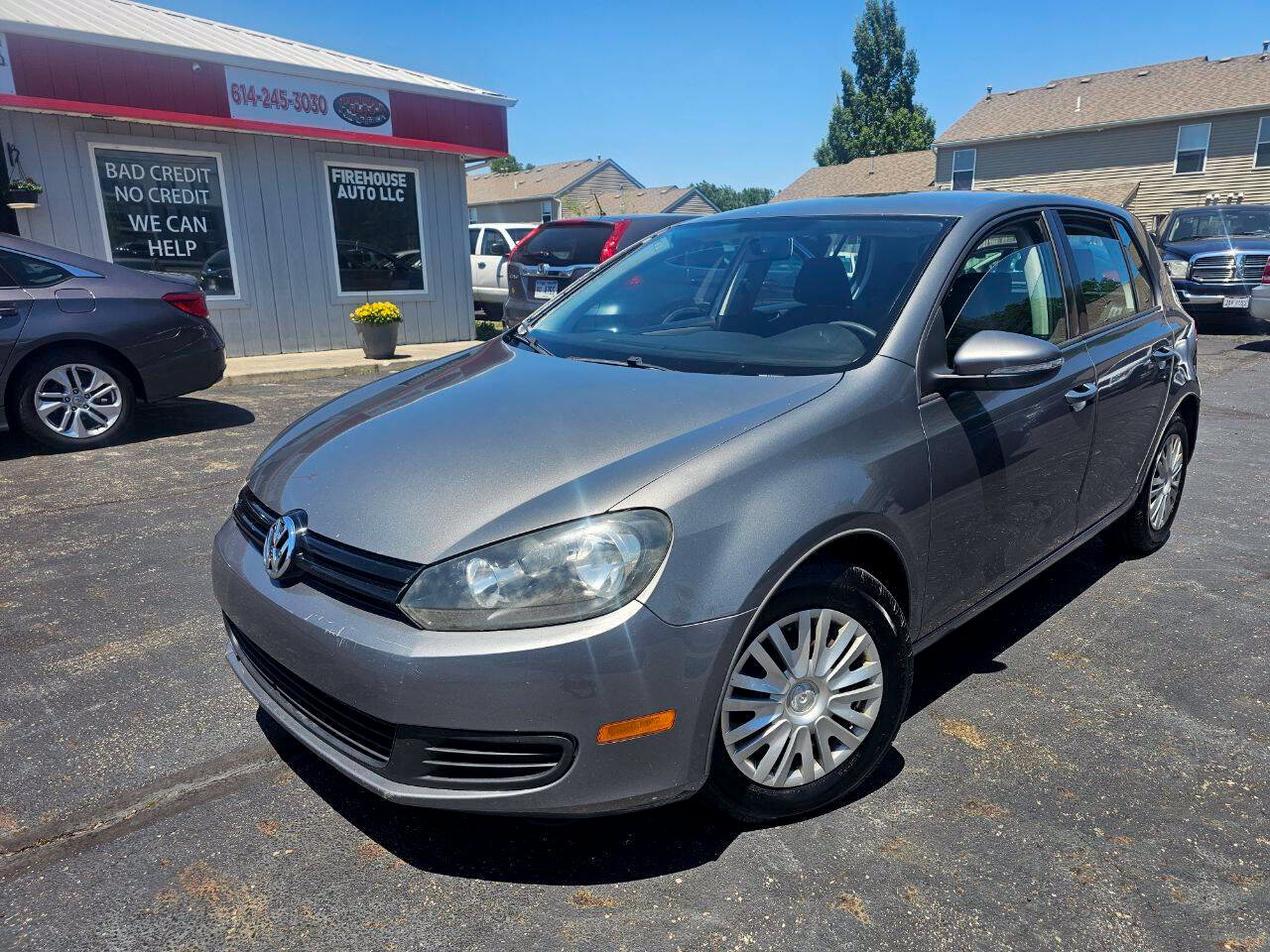 Used 2012 Volkswagen Golf 4-Door FWD image 2