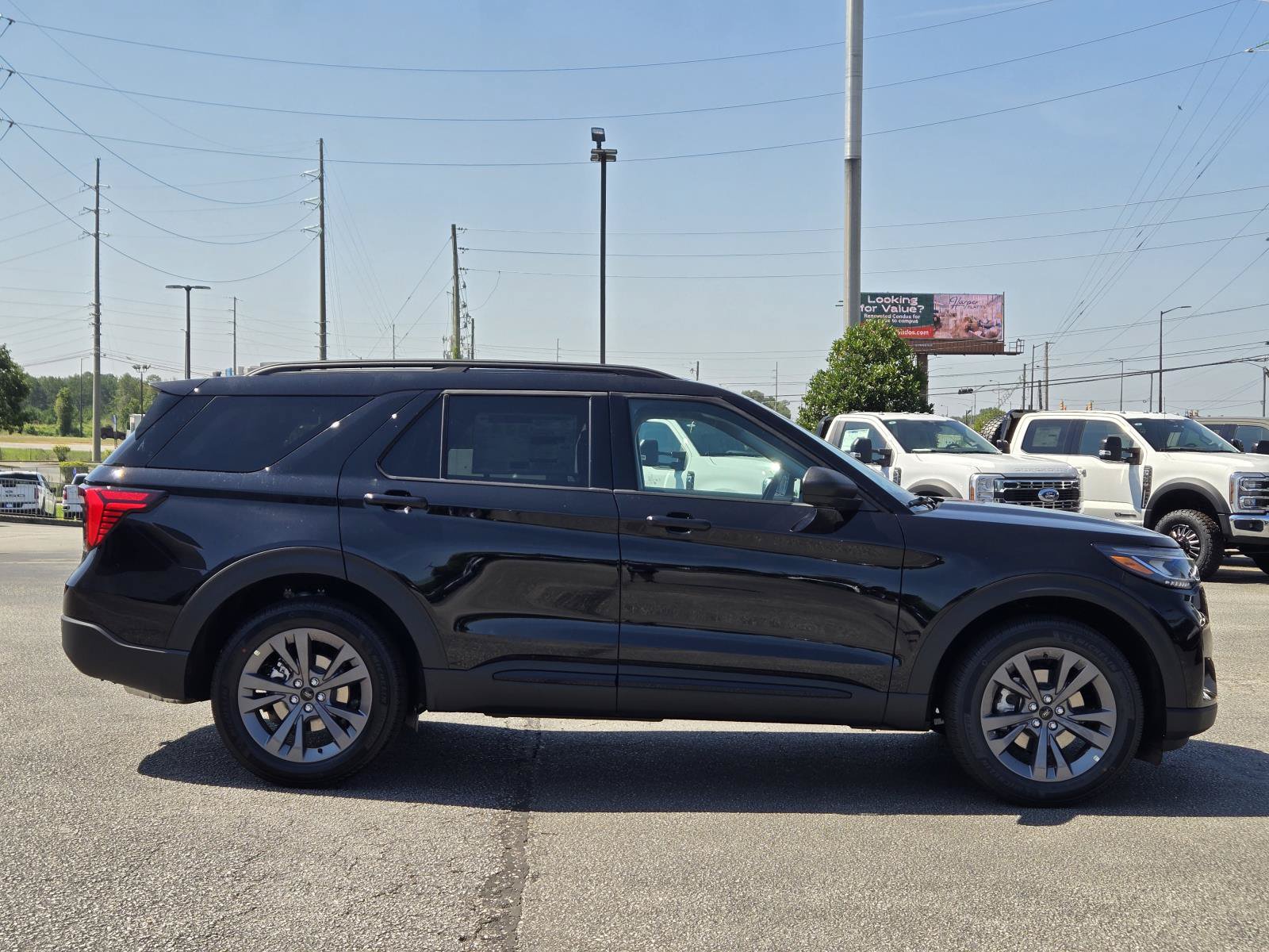 New 2026 Ford Explorer Active w/ Active Comfort Package AWD/4WD image 6