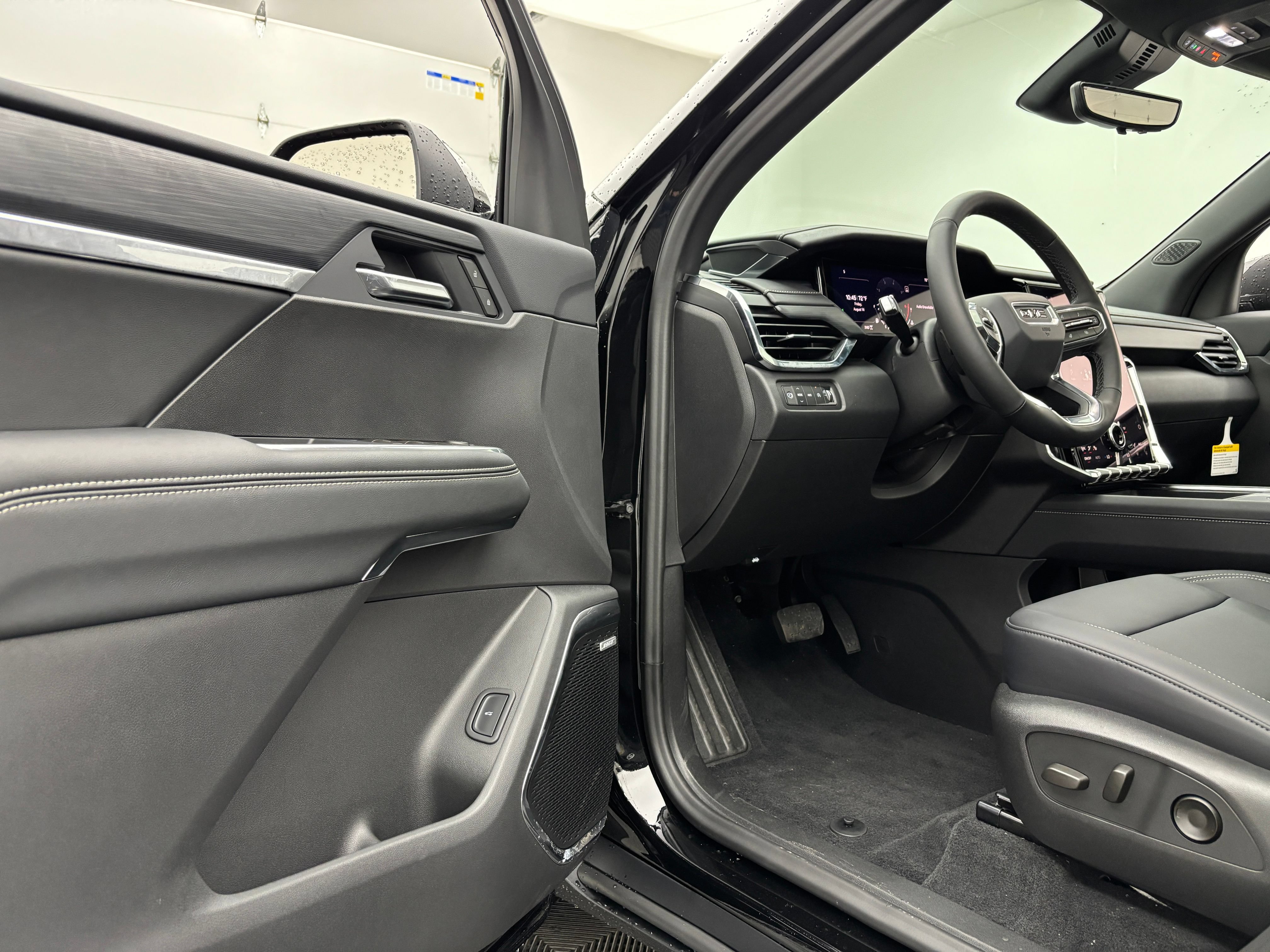 New 2027 GMC Acadia Elevation w/ Black Edition AWD/4WD image 17