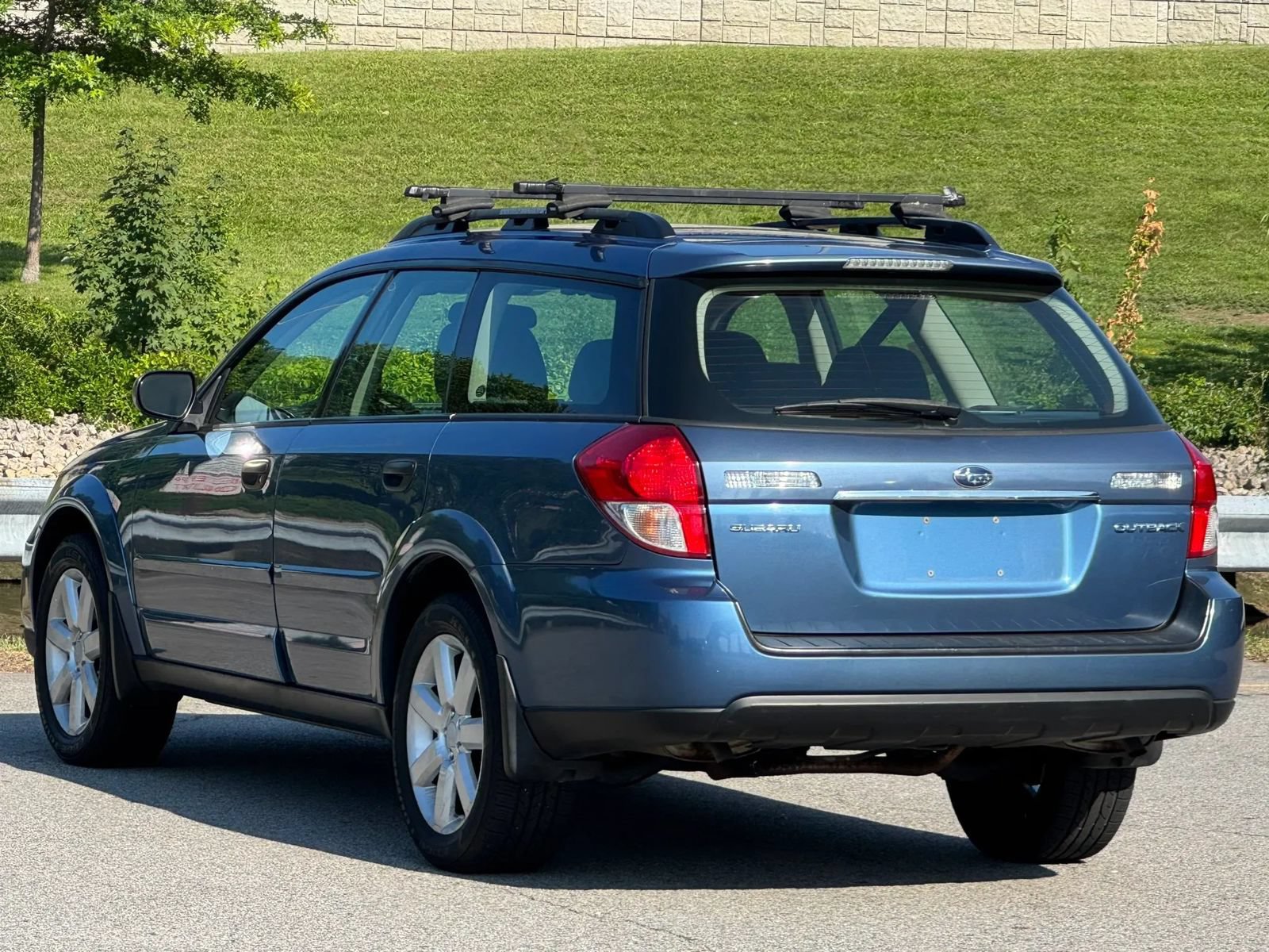 Used 2008 Subaru Outback 2.5i L.L. Bean AWD/4WD image 6