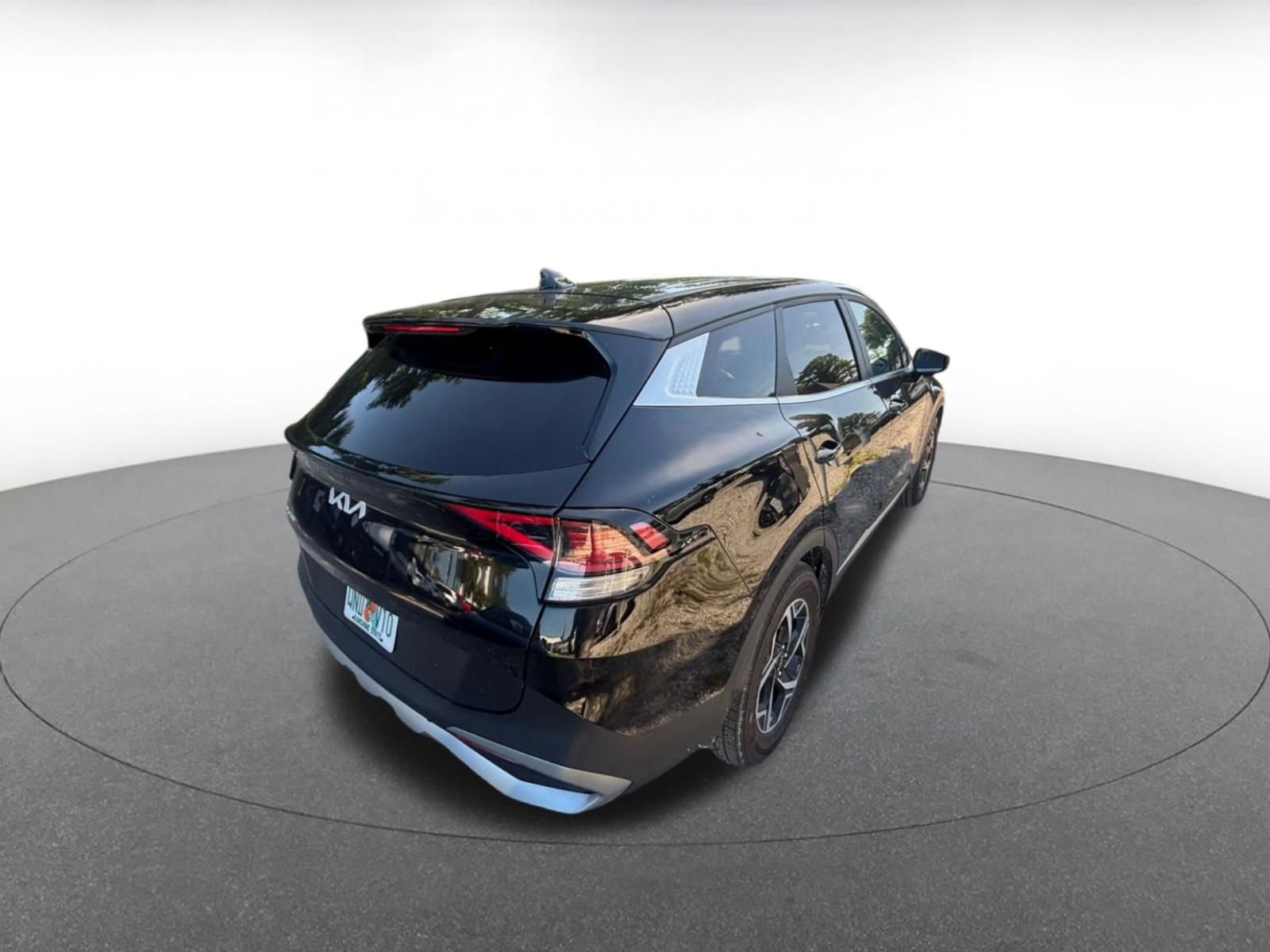 Used 2025 Kia Sportage LX image 6