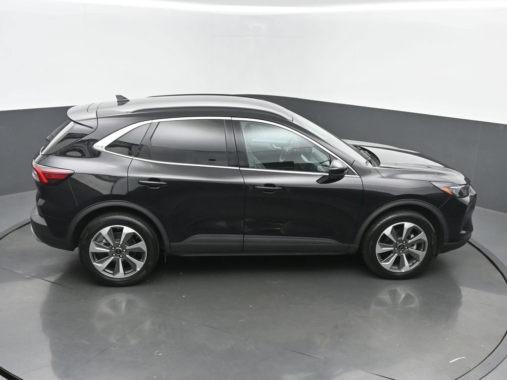 Used 2025 Ford Escape Platinum AWD/4WD image 44