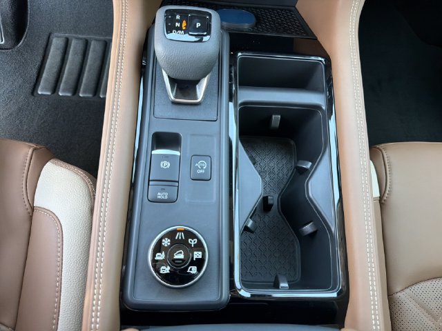 New 2026 Nissan Pathfinder Platinum AWD/4WD image 36