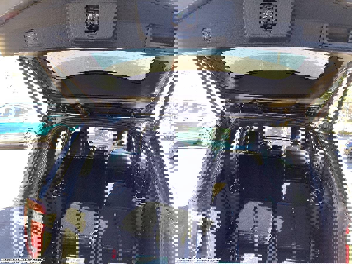 Used 2018 Ford Explorer XLT w/ Equipment Group 202A image 17