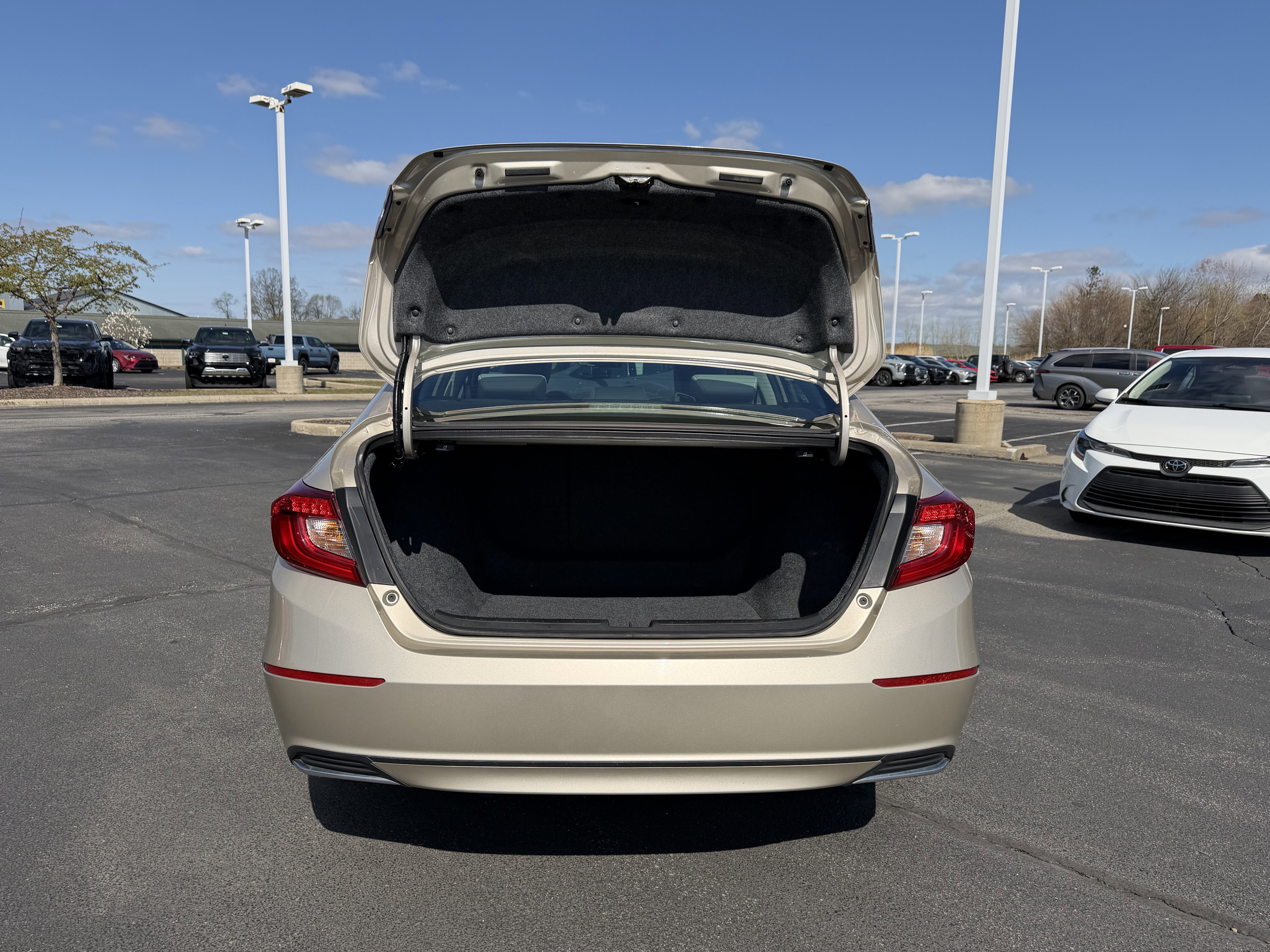 Used 2019 Honda Accord EX image 6