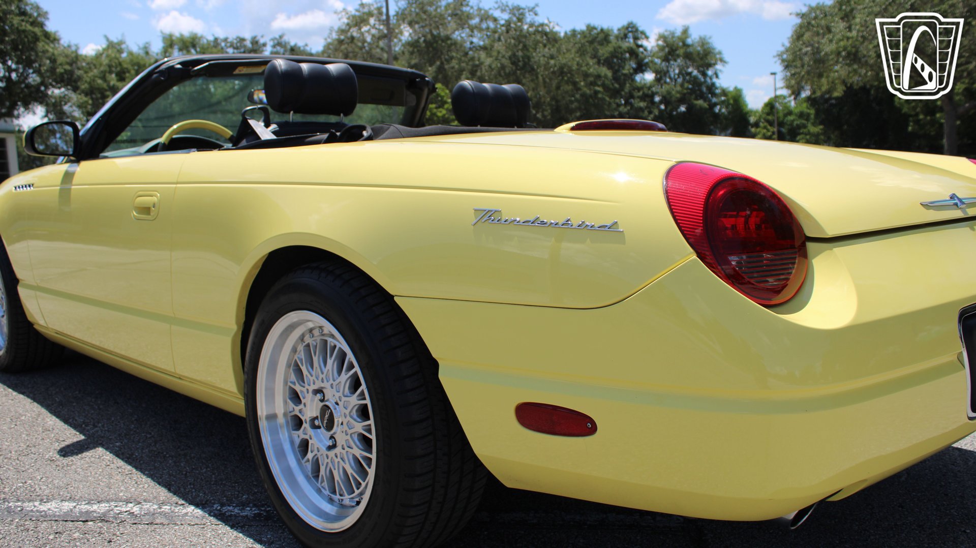 Used 2002 Ford Thunderbird RWD image 31