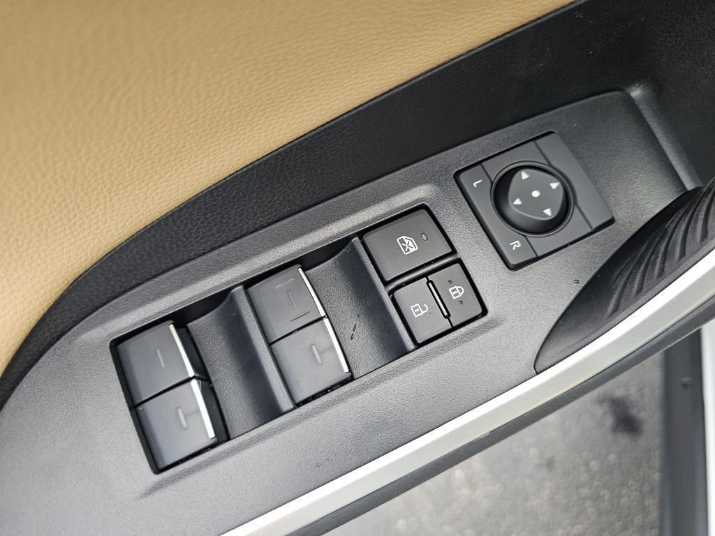 Used 2025 Toyota RAV4 Limited w/ Advanced Technology Package image 31