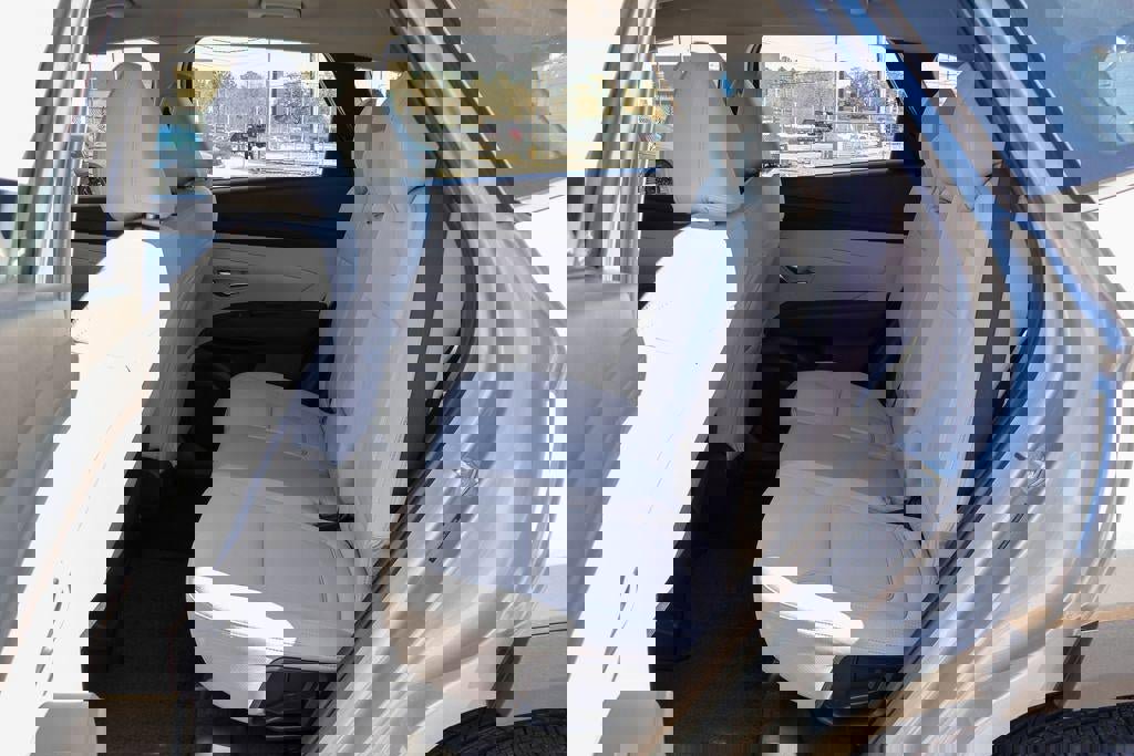 New 2026 Hyundai Tucson SE image 9