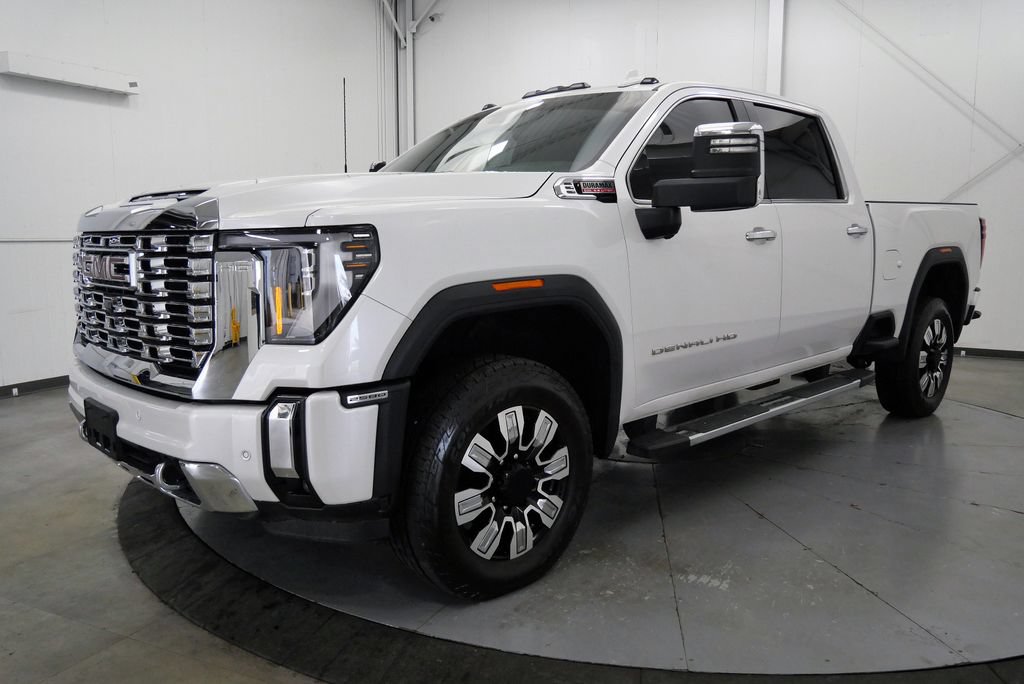 Used 2024 GMC Sierra 2500 Denali w/ Denali Reserve Package AWD/4WD image 3