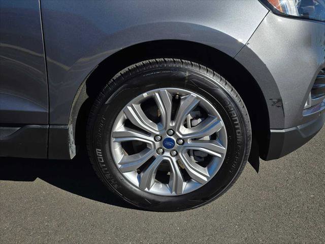 Used 2022 Ford Edge Titanium image 9