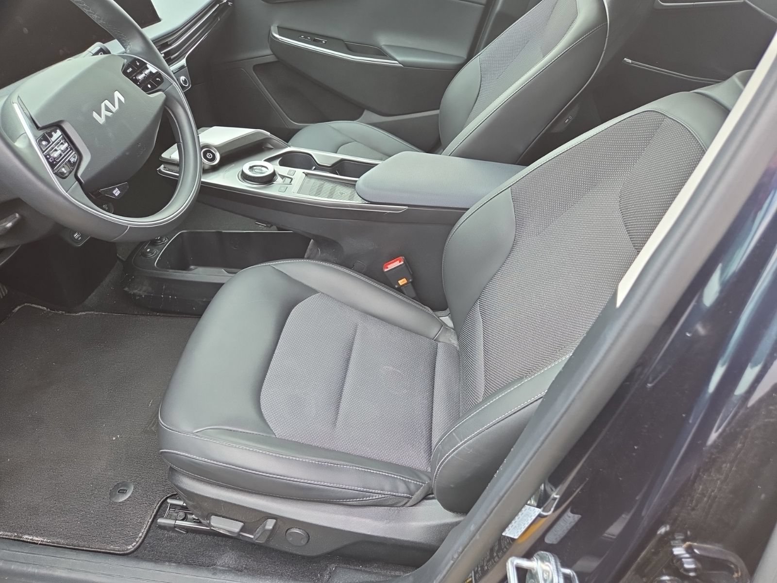 Certified 2024 Kia EV6 Light AWD/4WD image 8