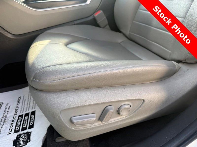Used 2023 Toyota Highlander XLE image 26
