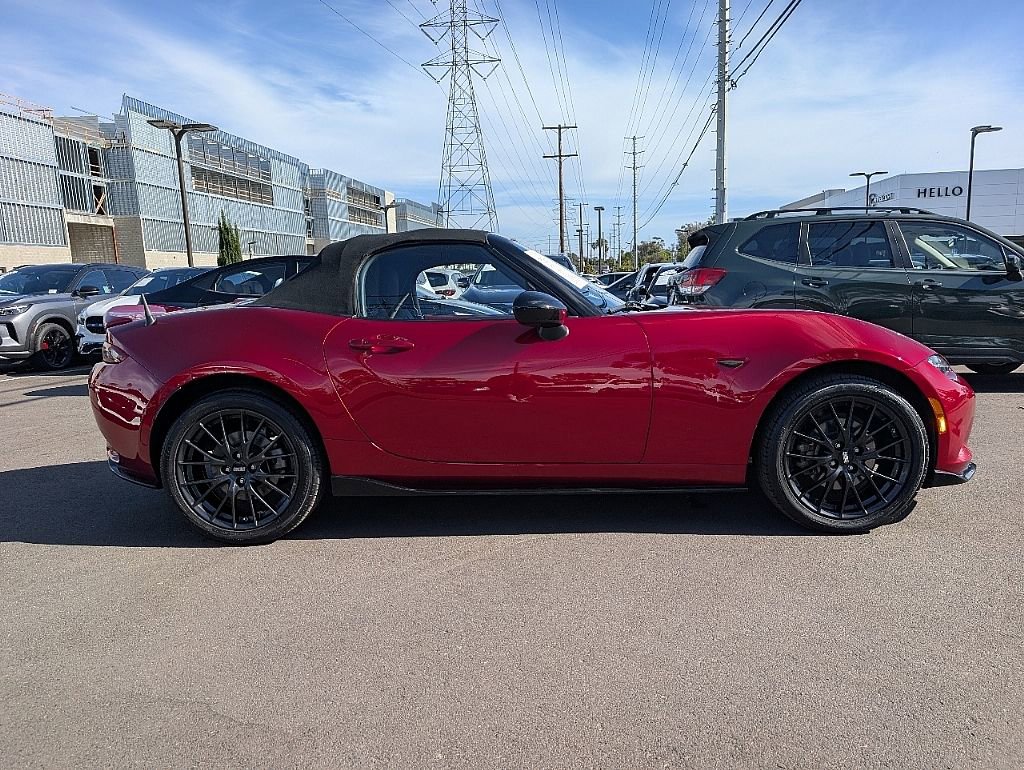 Used 2020 MAZDA MX-5 Miata Club w/ Appearance Package RWD image 11