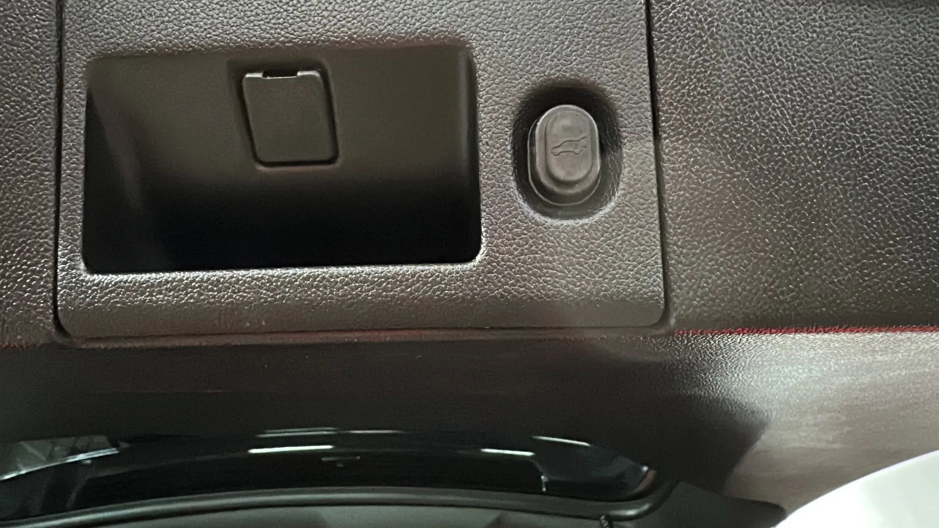 Used 2019 Chevrolet Tahoe Premier image 18