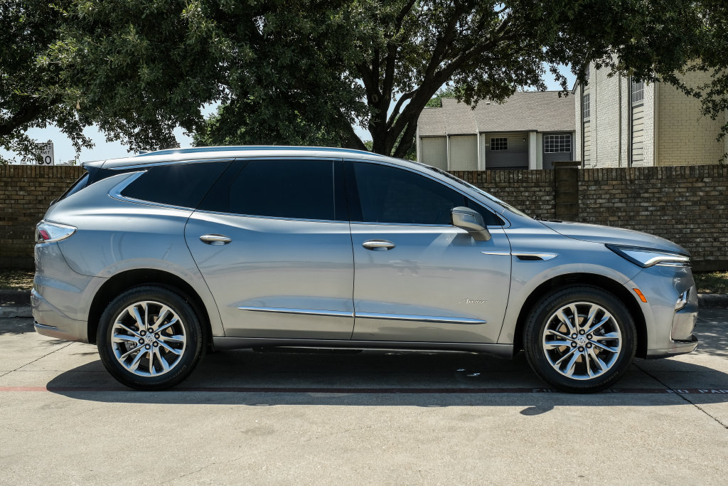Used 2024 Buick Enclave Avenir w/ Avenir Technology Package FWD image 15