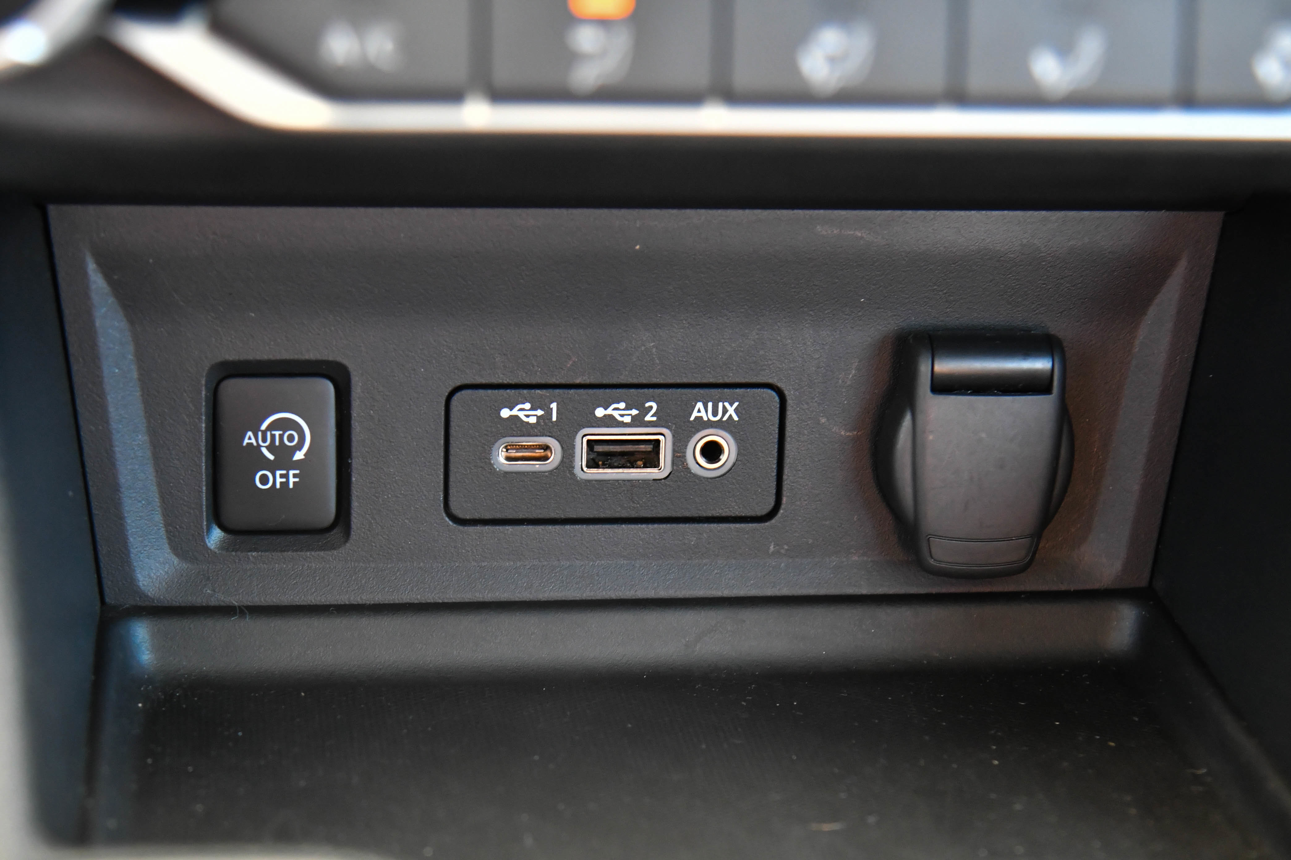 Used 2024 Nissan Sentra SV FWD image 22