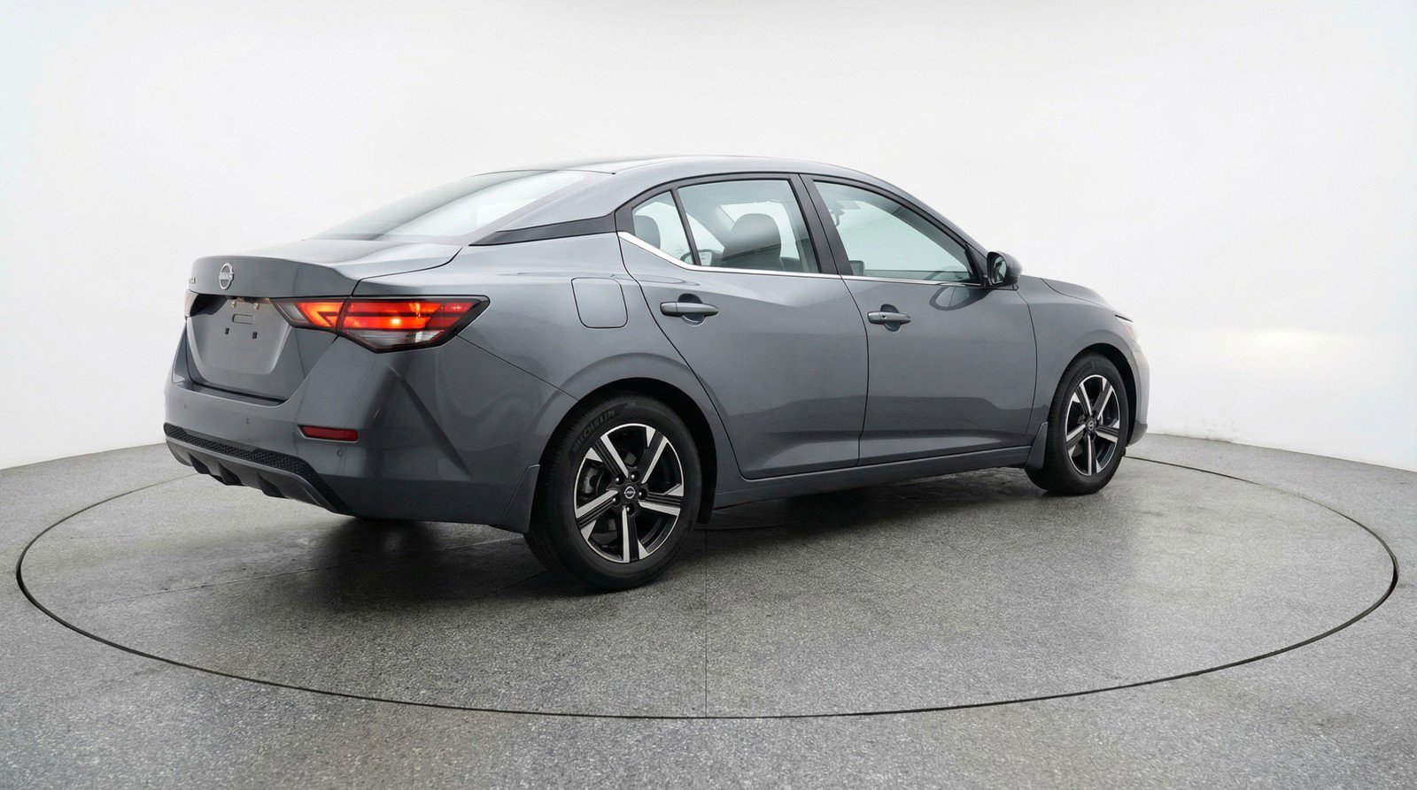 Used 2025 Nissan Sentra SV image 9