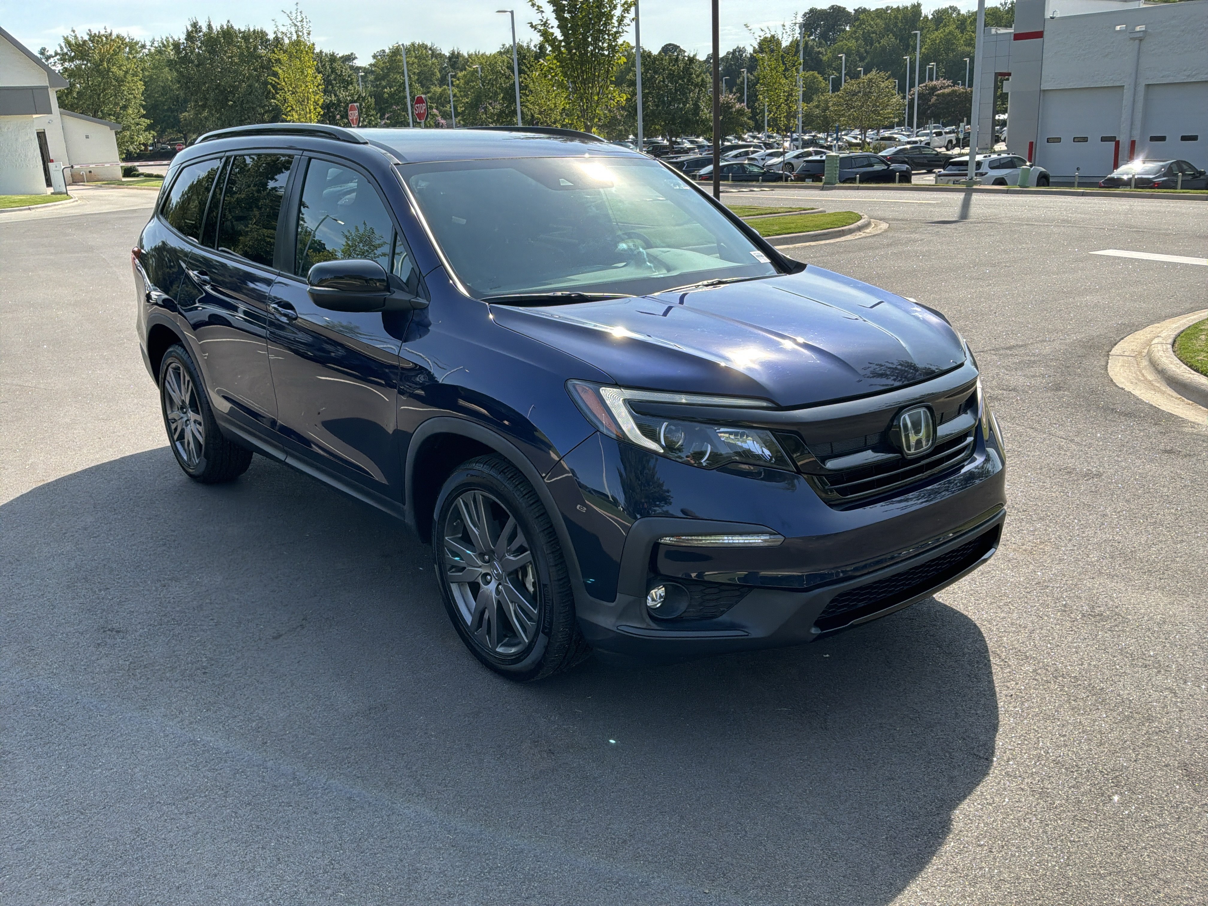 Used 2022 Honda Pilot Sport image 2
