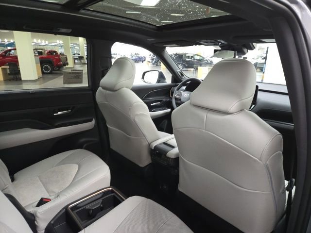 New 2026 Toyota Grand Highlander AWD Hybrid image 11