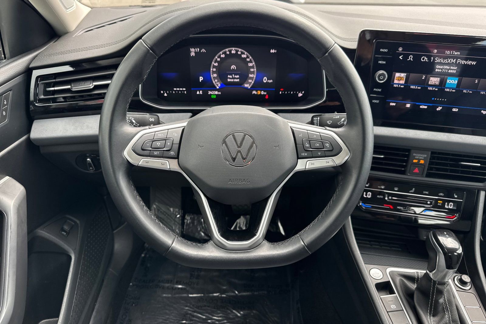 Used 2025 Volkswagen Jetta SE FWD image 11