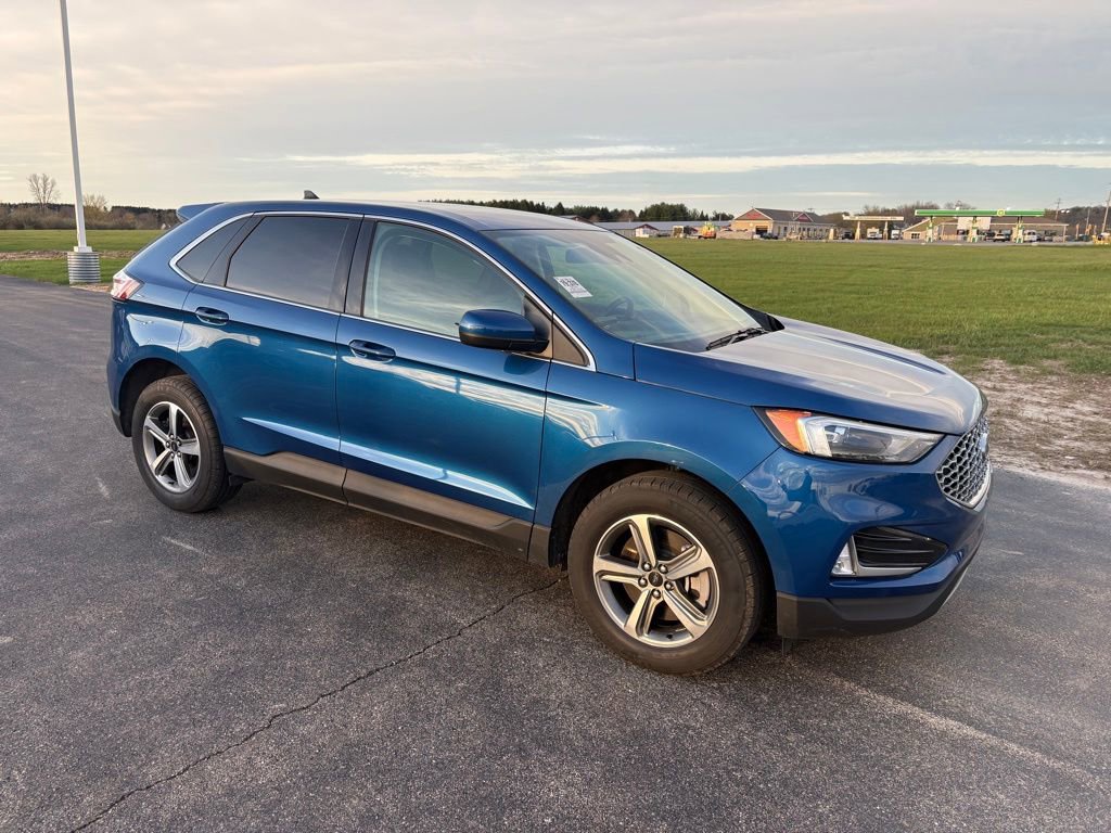 Used 2024 Ford Edge SEL w/ Convenience Package image 2