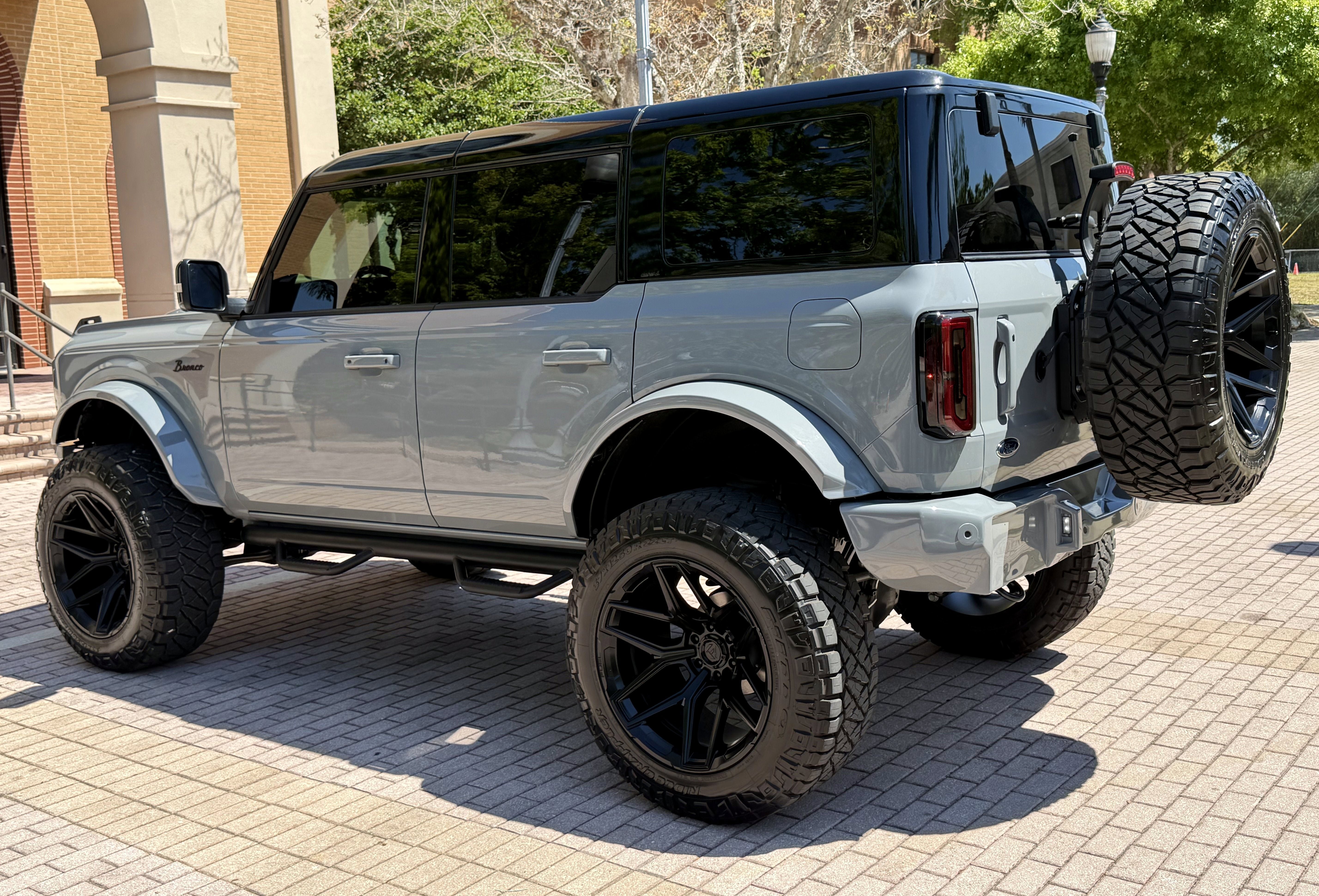 Used 2025 Ford Bronco Outer Banks AWD/4WD image 8