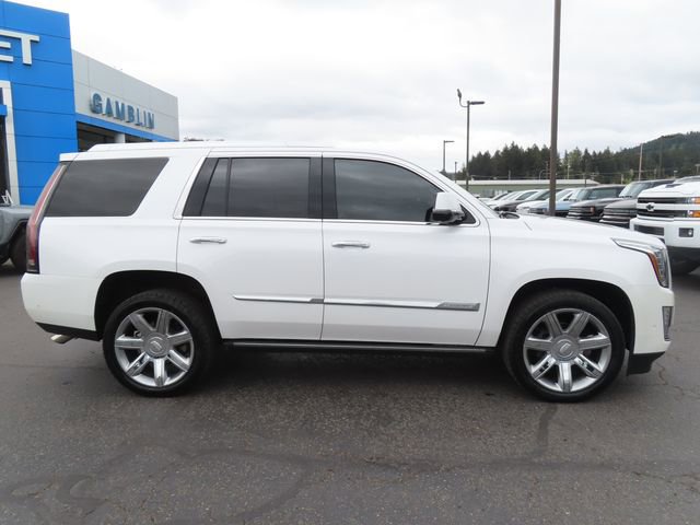 Used 2017 Cadillac Escalade Premium Luxury AWD/4WD image 9