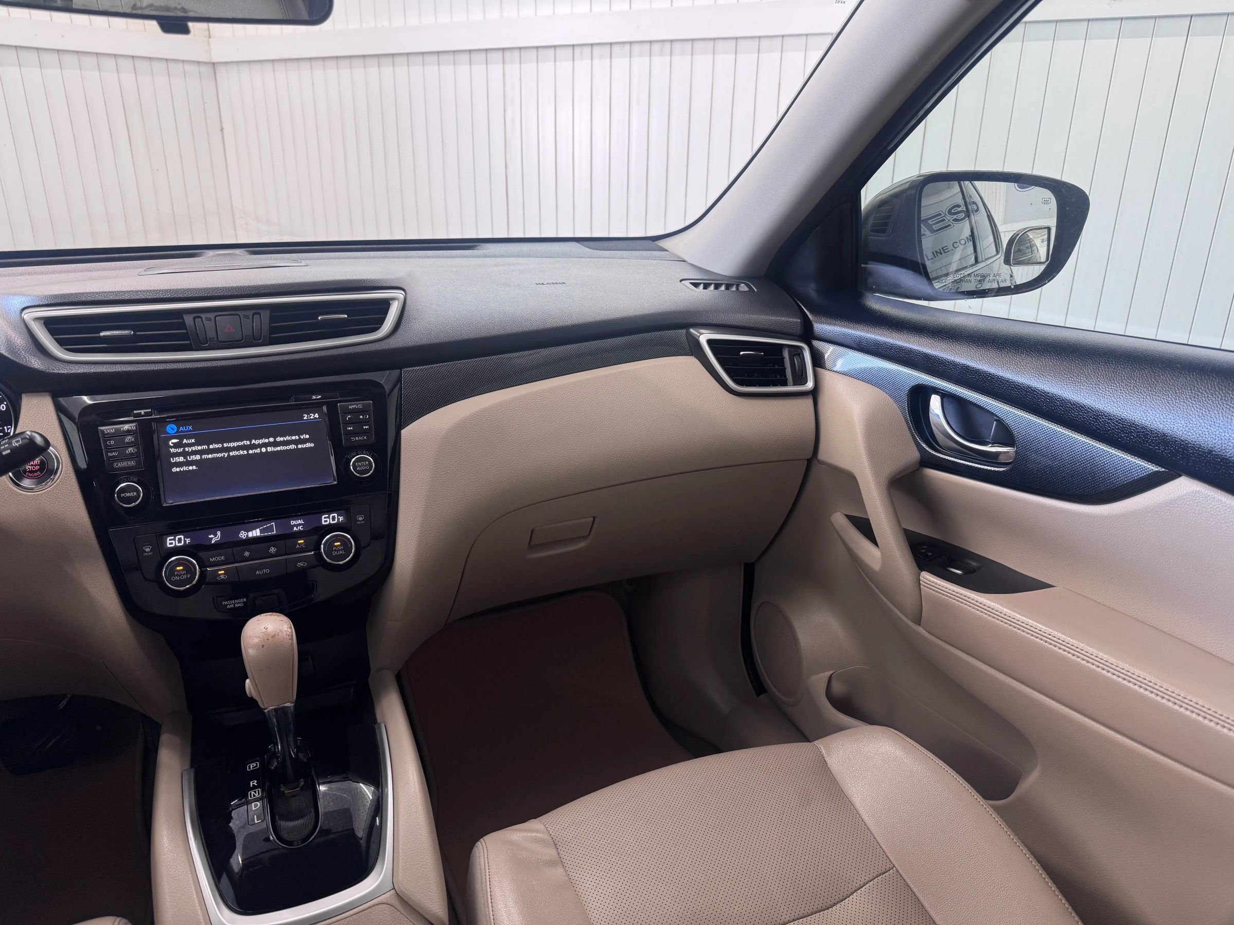 Used 2015 Nissan Rogue SL image 16