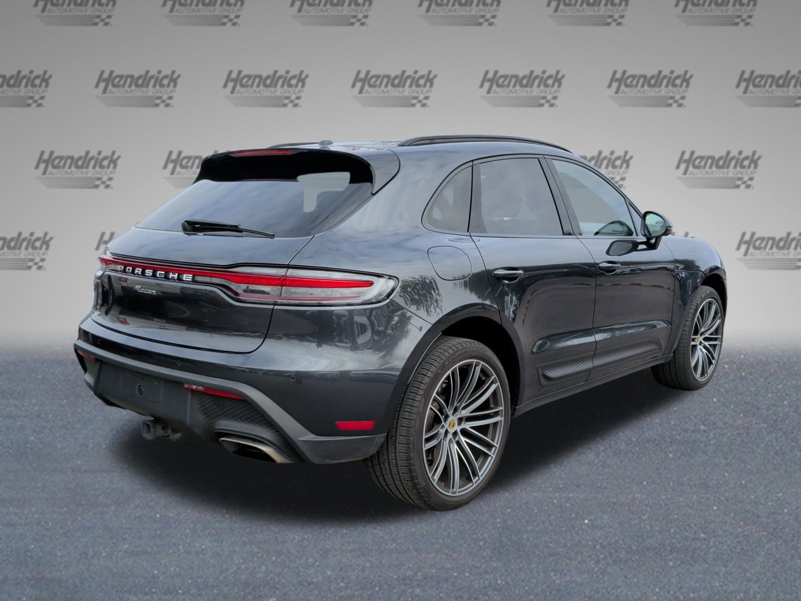 Used 2024 Porsche Macan image 7