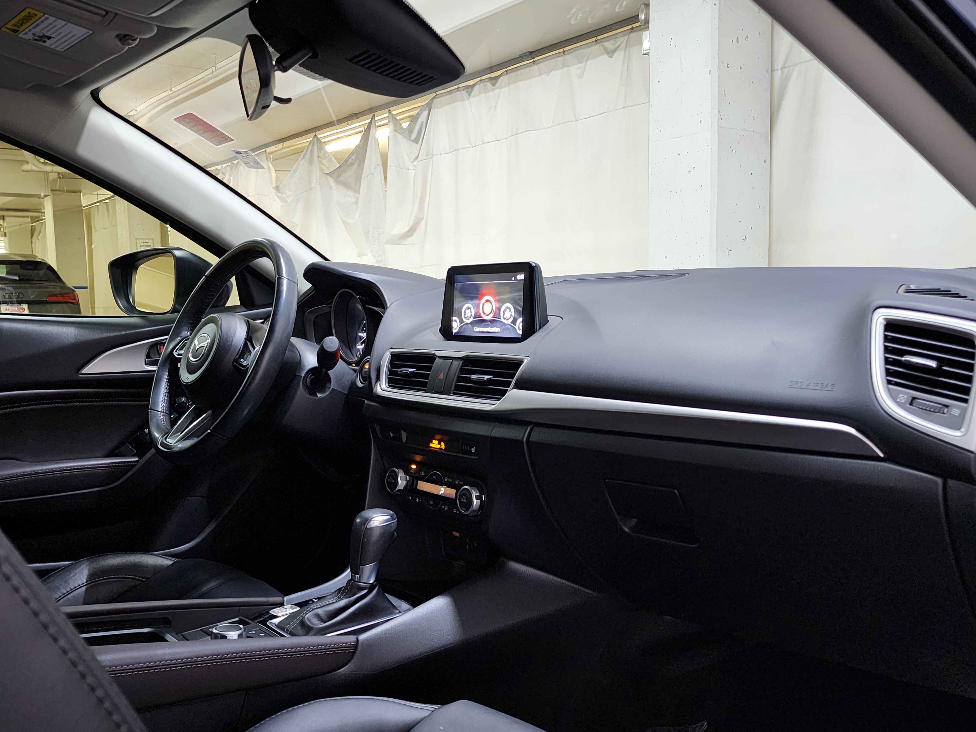 Used 2018 MAZDA MAZDA3 Touring FWD image 22