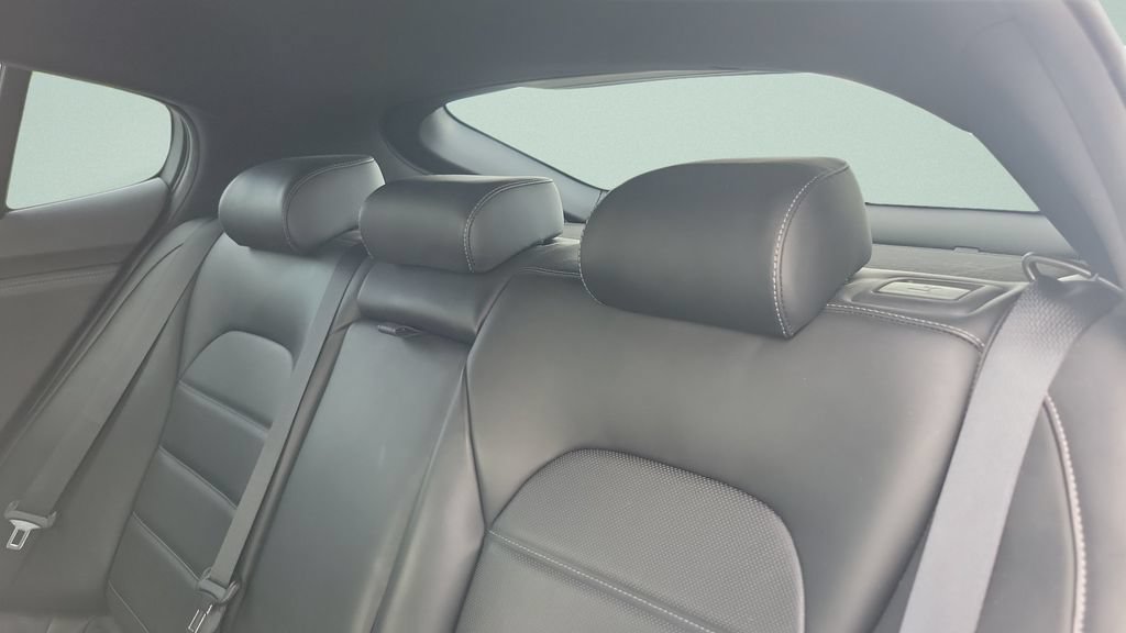 Used 2020 Kia Stinger GT2 RWD image 10