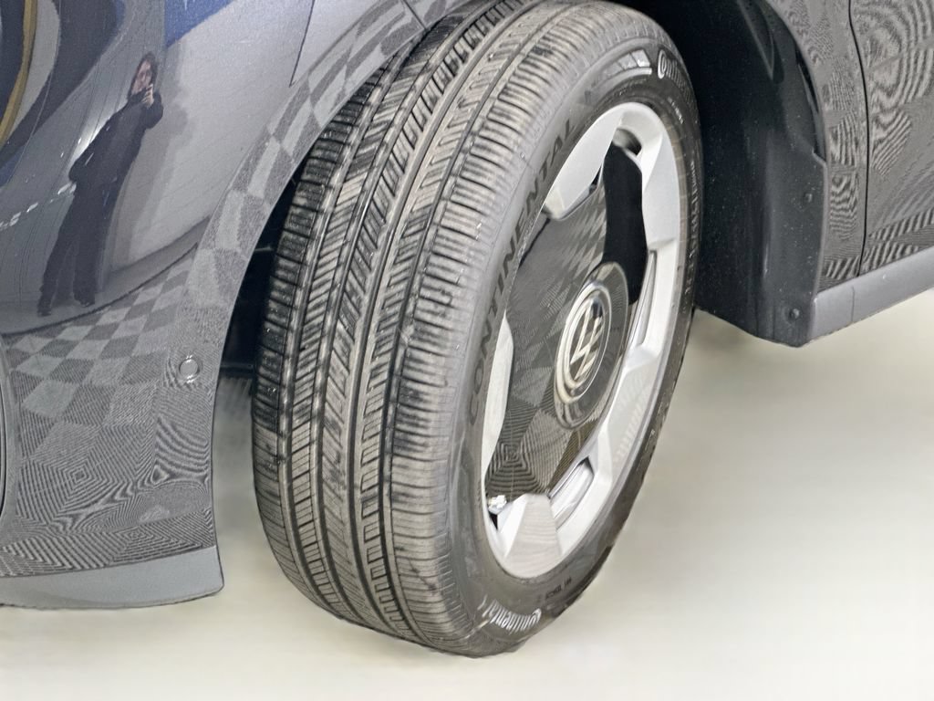 Used 2025 Volkswagen ID. Buzz Pro S RWD image 25