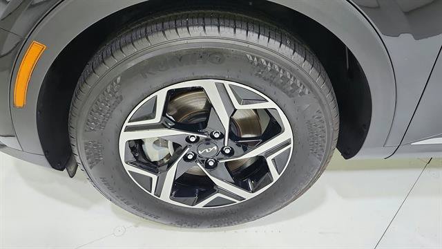 Used 2025 Kia Sportage LX FWD image 32