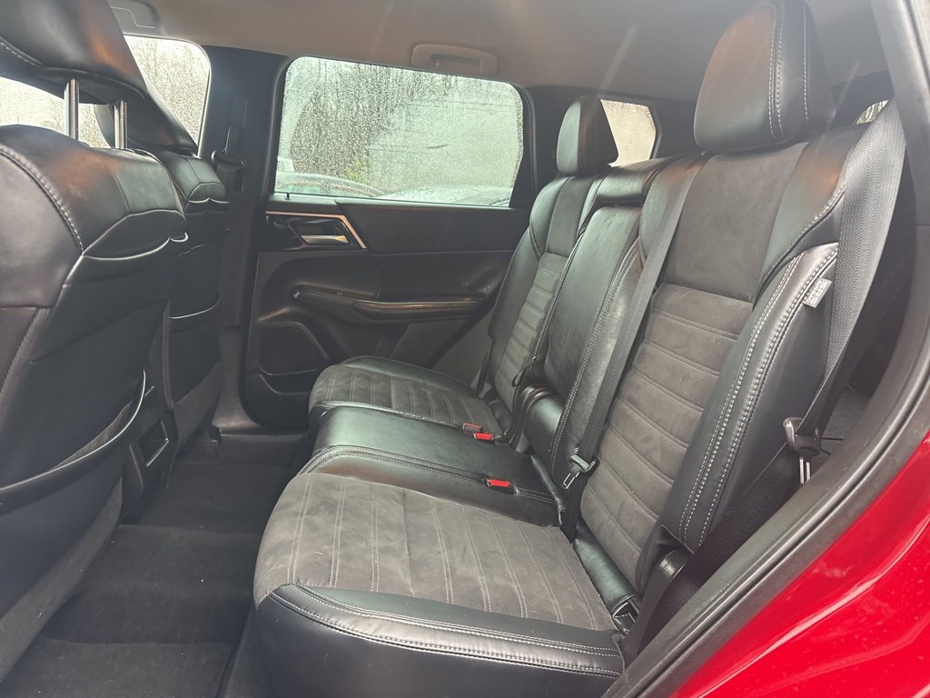 Used 2022 Mitsubishi Outlander SE image 30